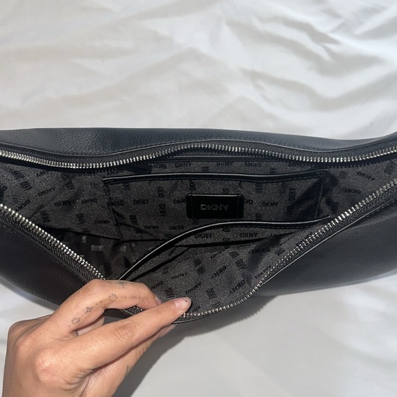 DKNY LEATHER BAG - Picture 6 of 8